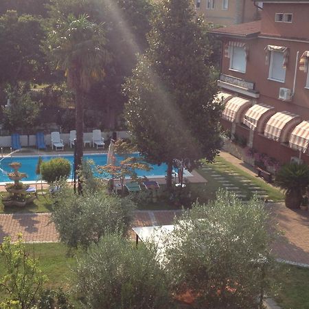 B&B Desenzano Дезенцано-дель-Гарда Экстерьер фото