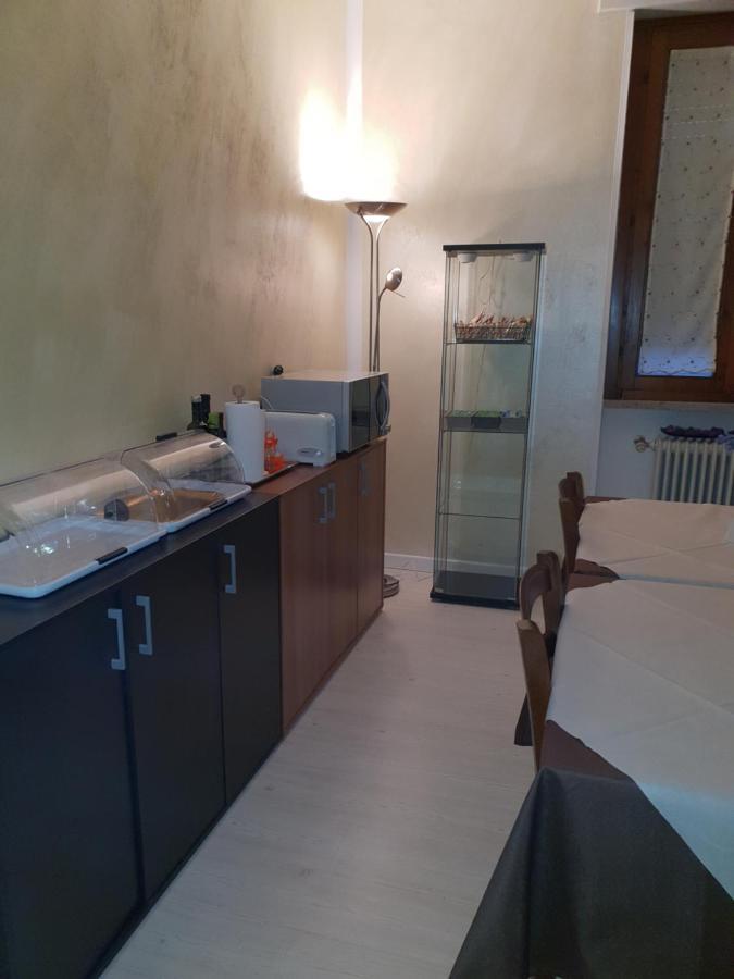 B&B Desenzano Дезенцано-дель-Гарда Экстерьер фото