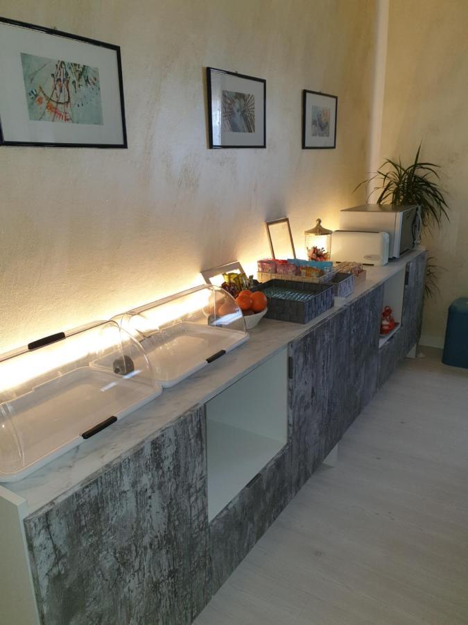 B&B Desenzano Дезенцано-дель-Гарда Экстерьер фото