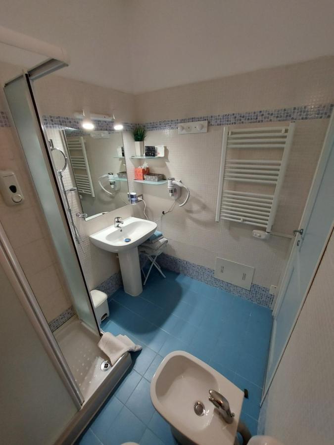 B&B Desenzano Дезенцано-дель-Гарда Экстерьер фото