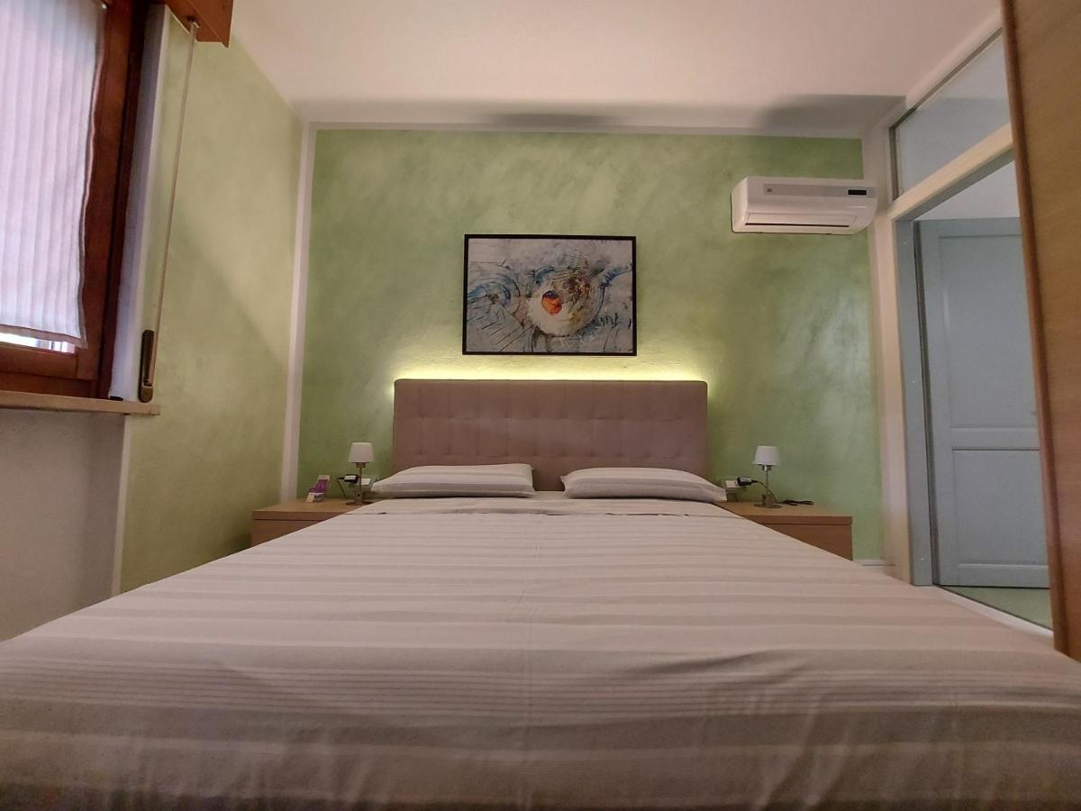 B&B Desenzano Дезенцано-дель-Гарда Экстерьер фото