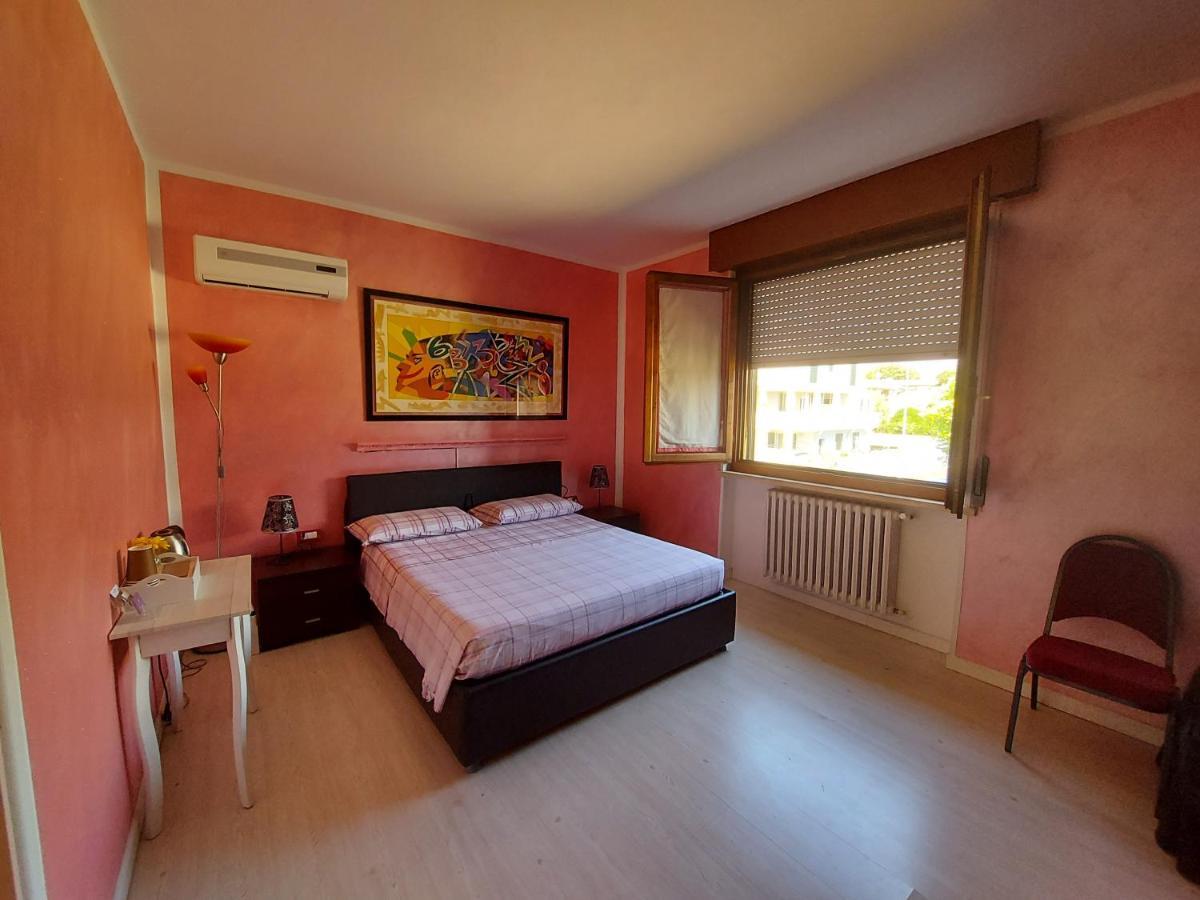 B&B Desenzano Дезенцано-дель-Гарда Экстерьер фото