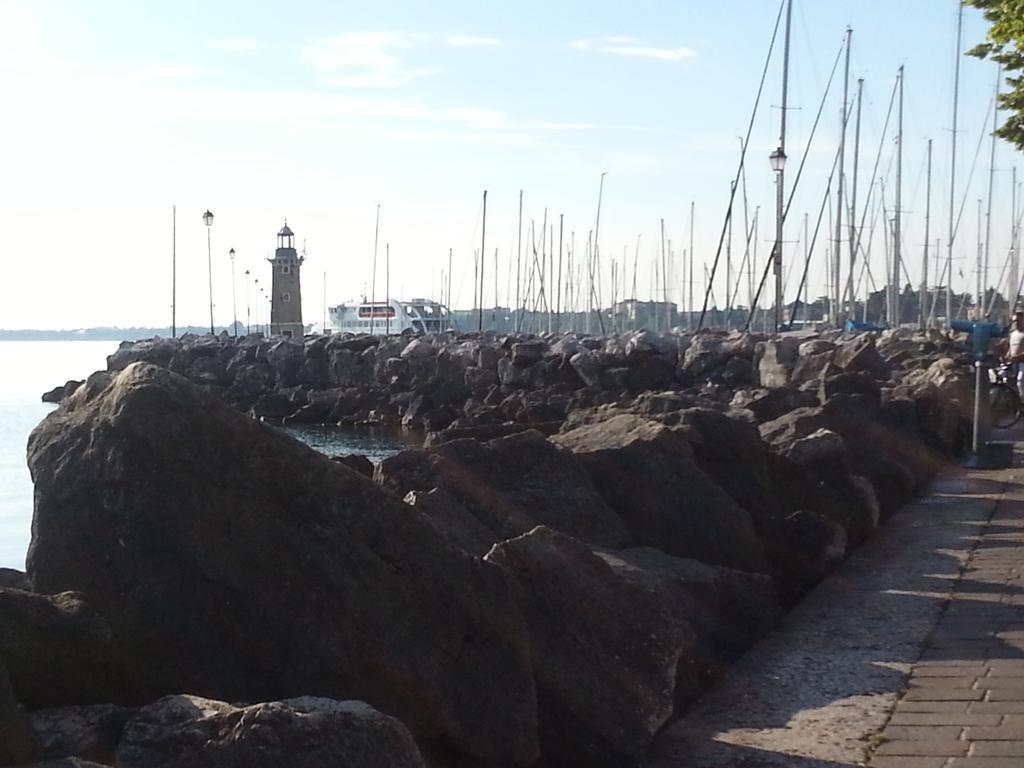 B&B Desenzano Дезенцано-дель-Гарда Экстерьер фото