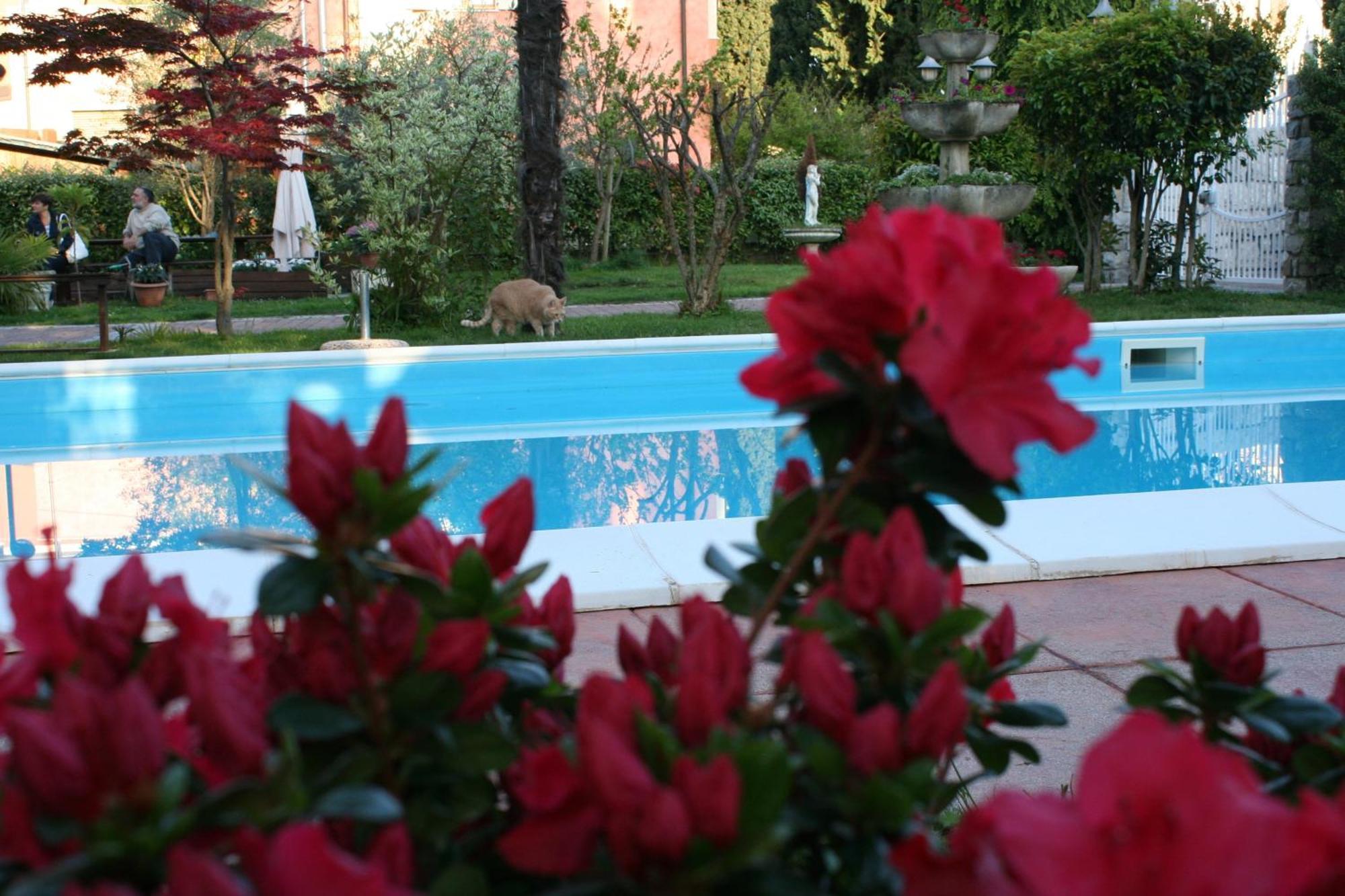 B&B Desenzano Дезенцано-дель-Гарда Экстерьер фото