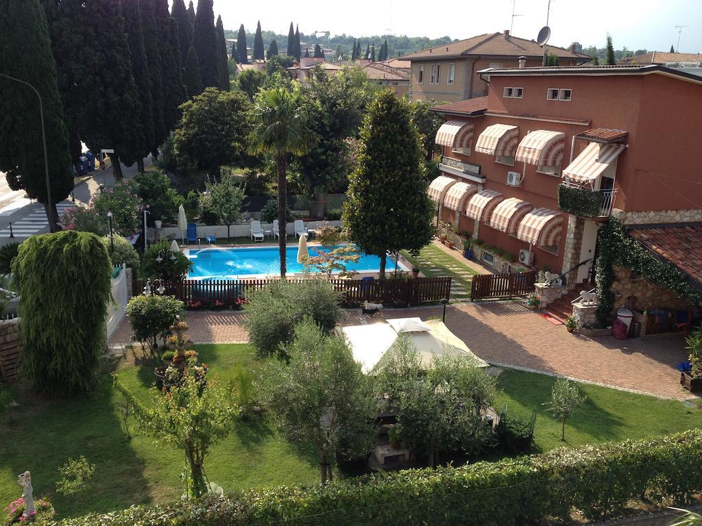 B&B Desenzano Дезенцано-дель-Гарда Экстерьер фото