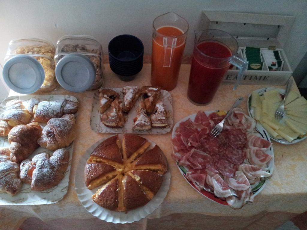 B&B Desenzano Дезенцано-дель-Гарда Экстерьер фото